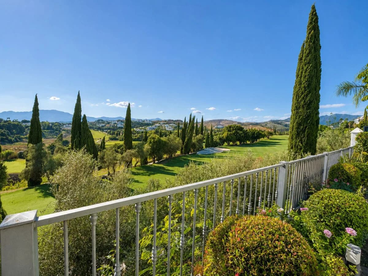 6 Bedroom Detached Villa for Sale in Los Flamingos, Málaga - Image 4