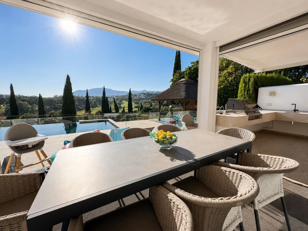 6 Bedroom Detached Villa for Sale in Los Flamingos, Málaga - Image 5