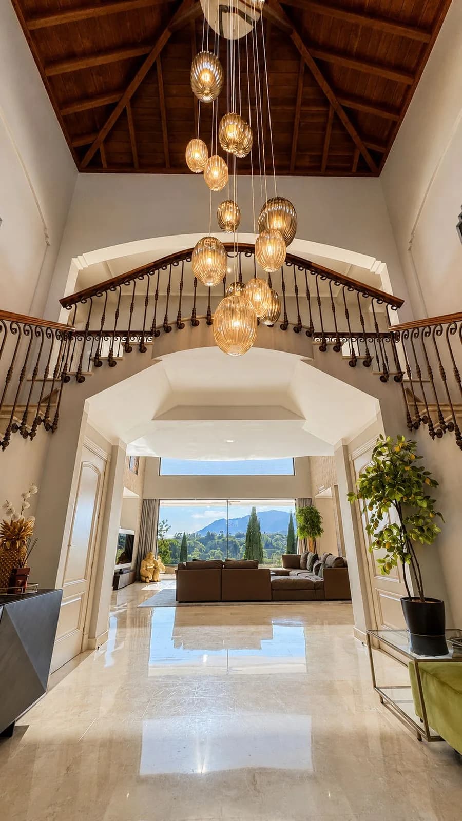 6 Bedroom Detached Villa for Sale in Los Flamingos, Málaga - Image 7