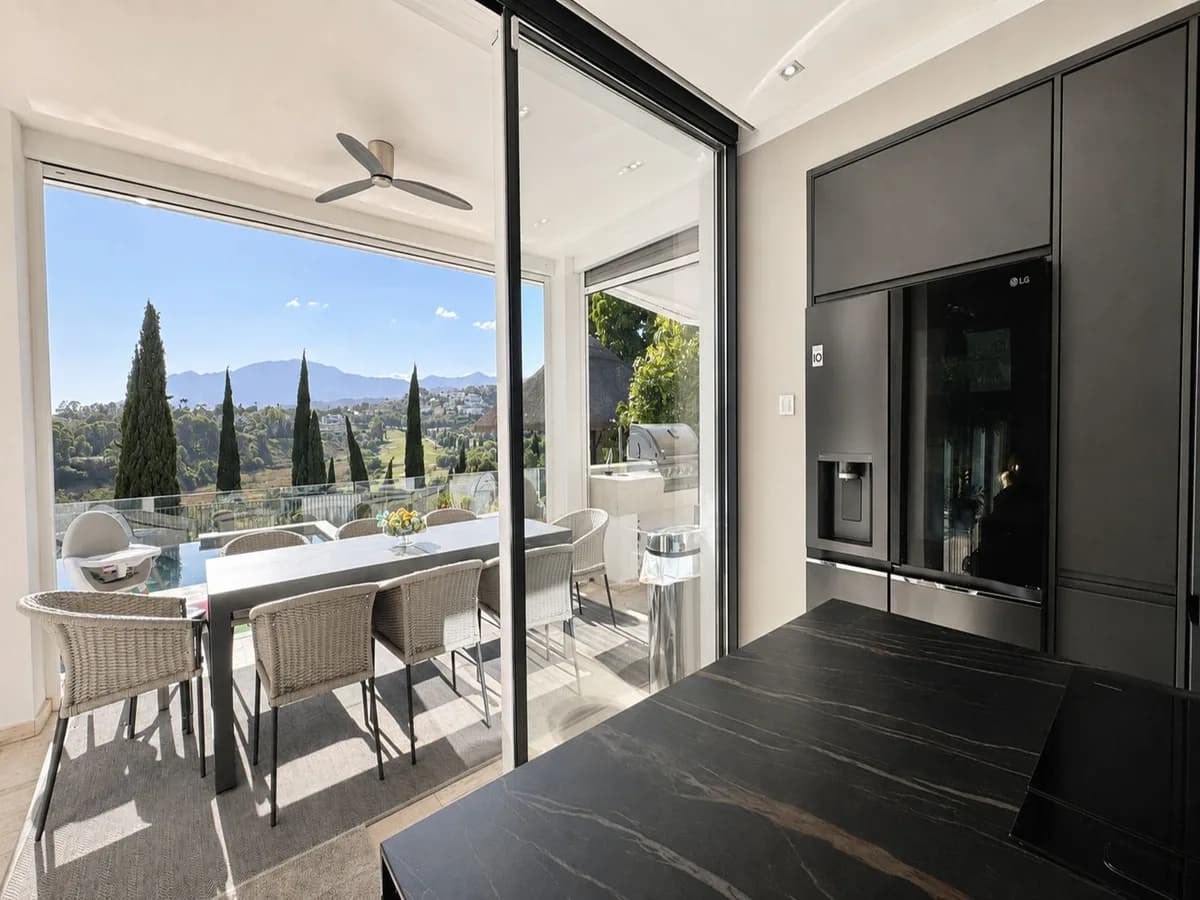 6 Bedroom Detached Villa for Sale in Los Flamingos, Málaga - Image 9