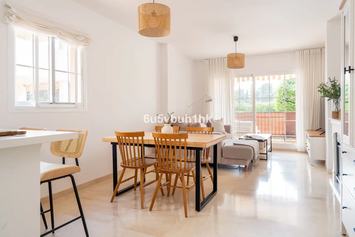 3 Bedroom Middle Floor Apartment for Sale in Mijas Golf, Málaga - Image 3