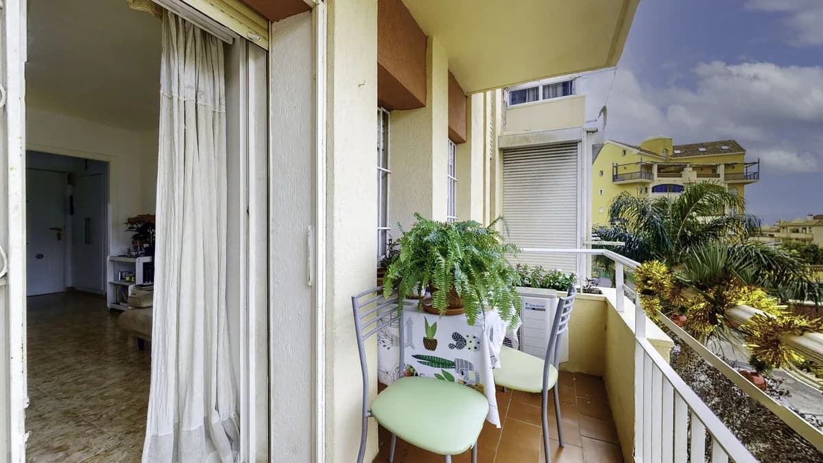1 Bedroom Middle Floor Apartment for Sale in Benalmadena, Málaga - Image 5