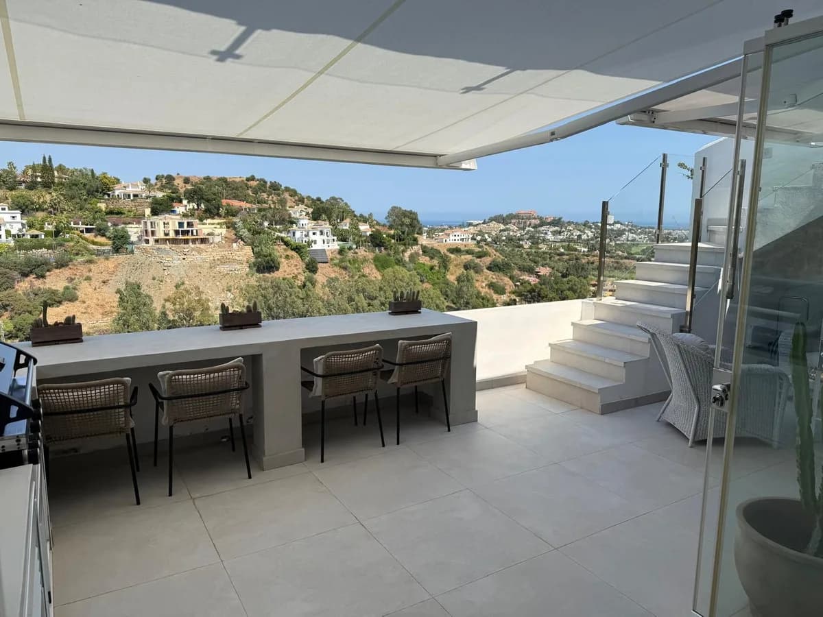 2 Bedroom Penthouse for Sale in La Quinta, Málaga - Image 8
