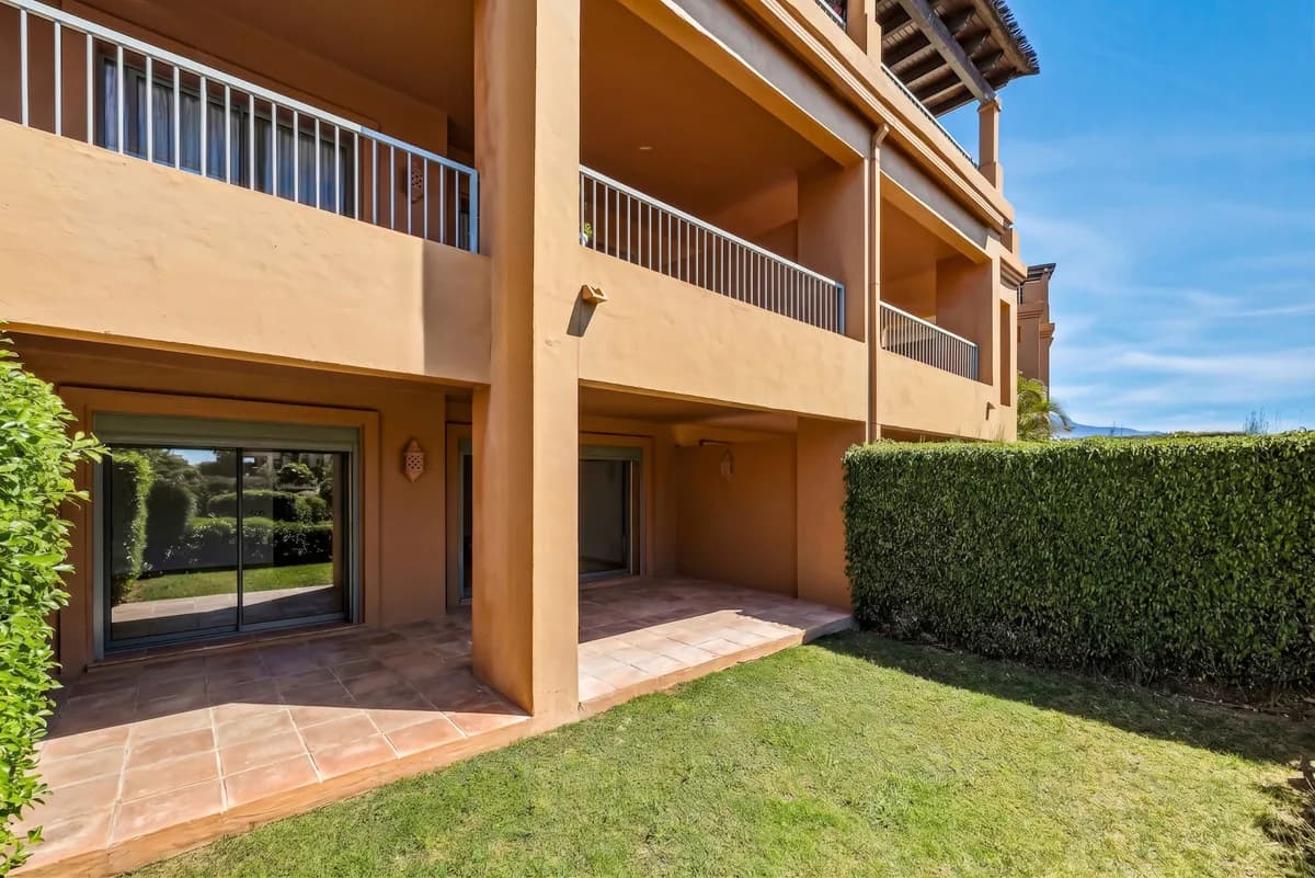 2 Bedroom Ground Floor Apartment for Sale in Estepona, Málaga - Image 2