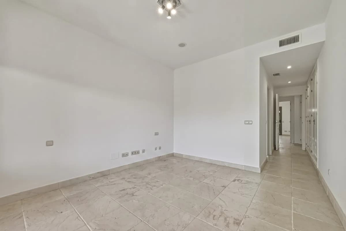 2 Bedroom Ground Floor Apartment for Sale in Estepona, Málaga - Image 8