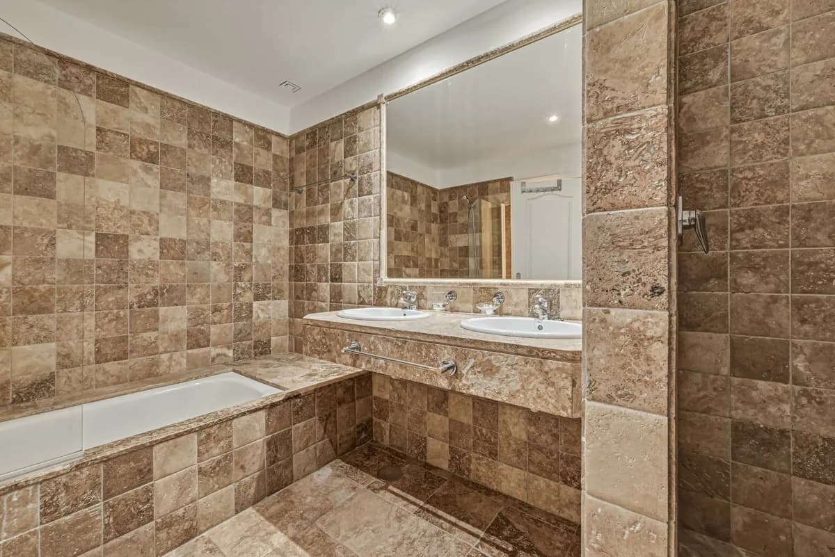 2 Bedroom Ground Floor Apartment for Sale in Estepona, Málaga - Image 9