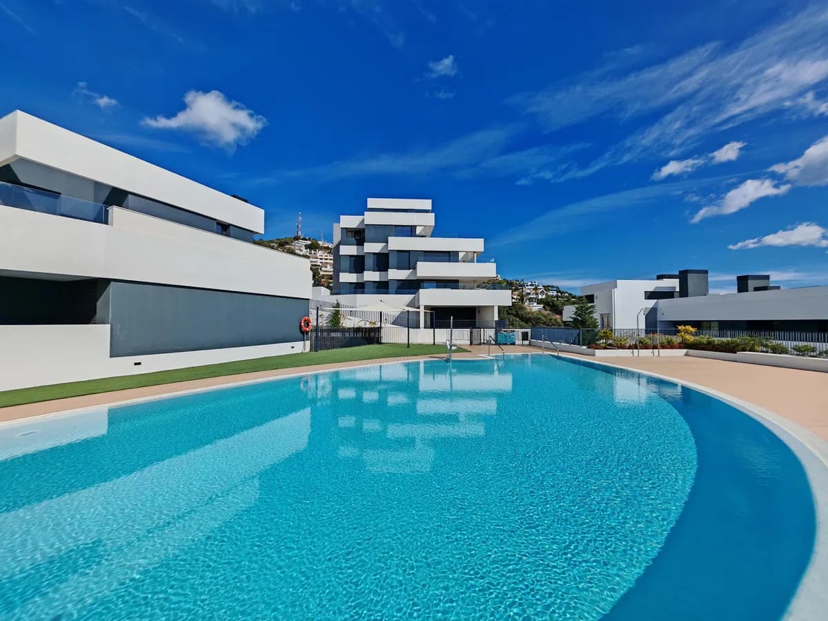 3 Bedroom Middle Floor Apartment for Sale in Altos de los Monteros, Málaga