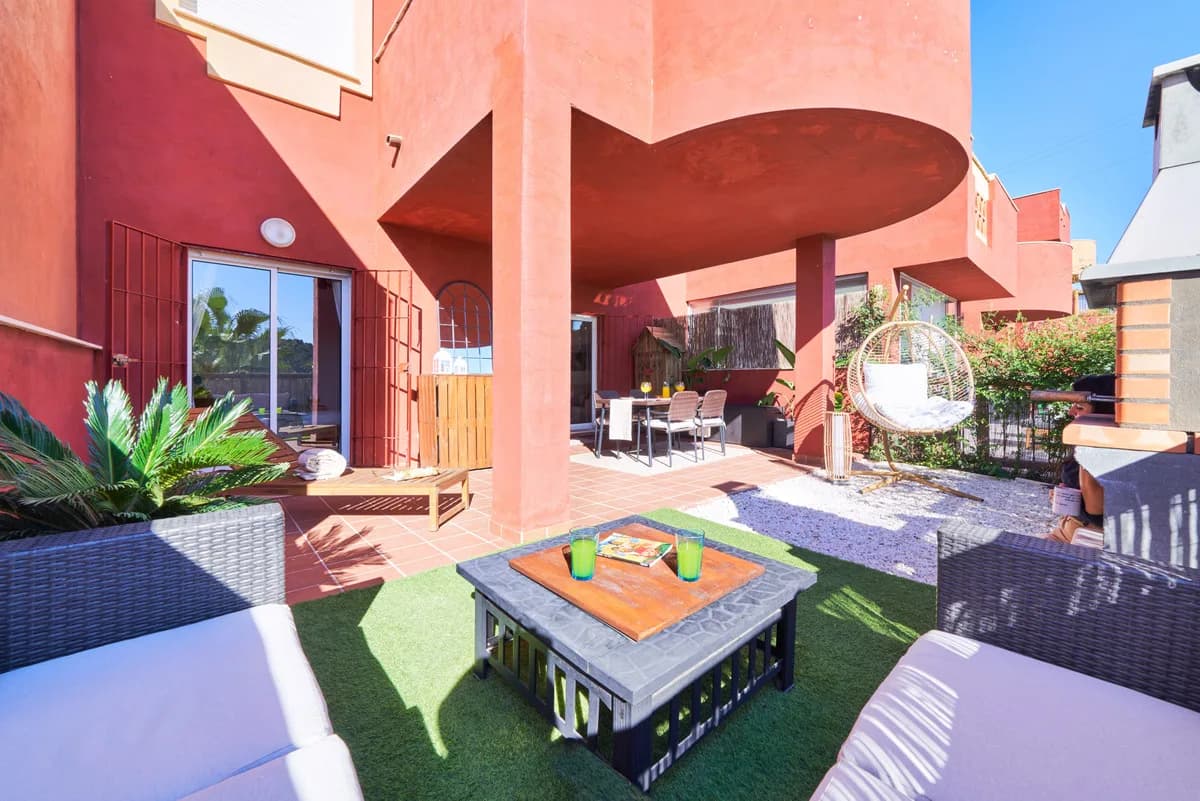 2 Bedroom Middle Floor Apartment for Sale in Reserva de Marbella, Málaga - Image 4