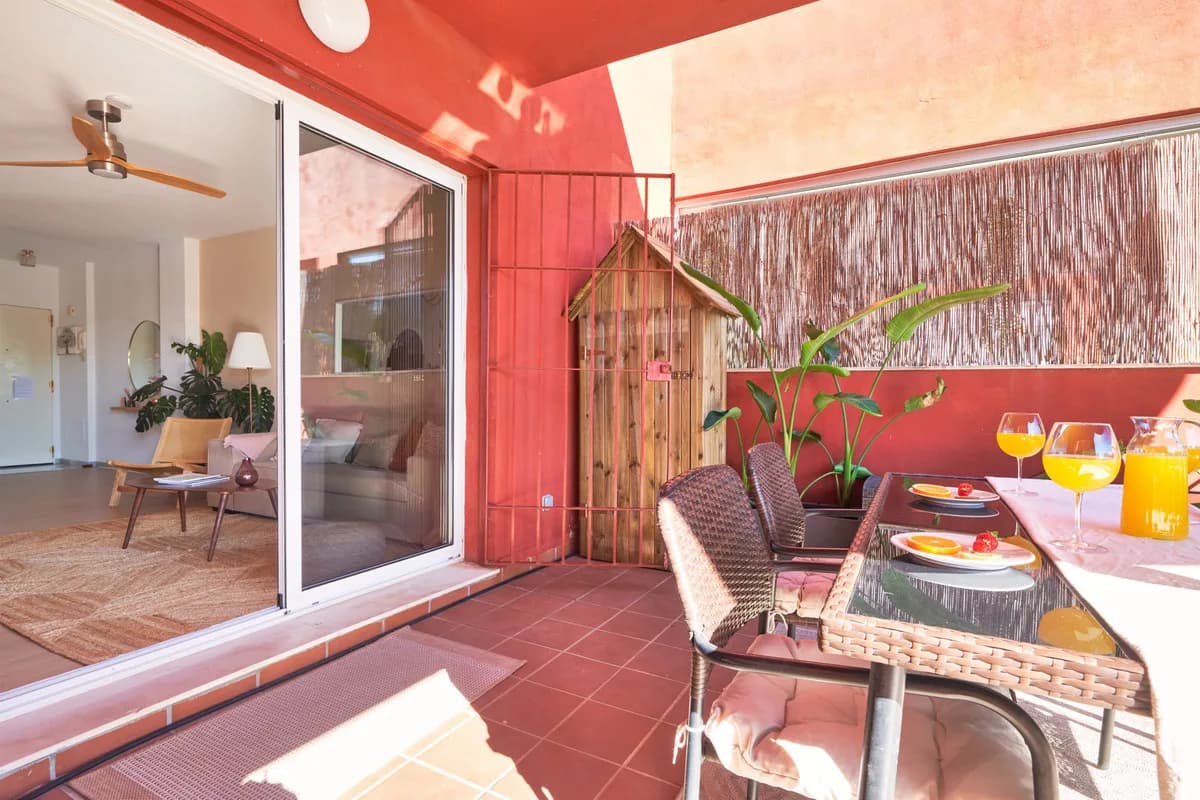 2 Bedroom Middle Floor Apartment for Sale in Reserva de Marbella, Málaga - Image 7