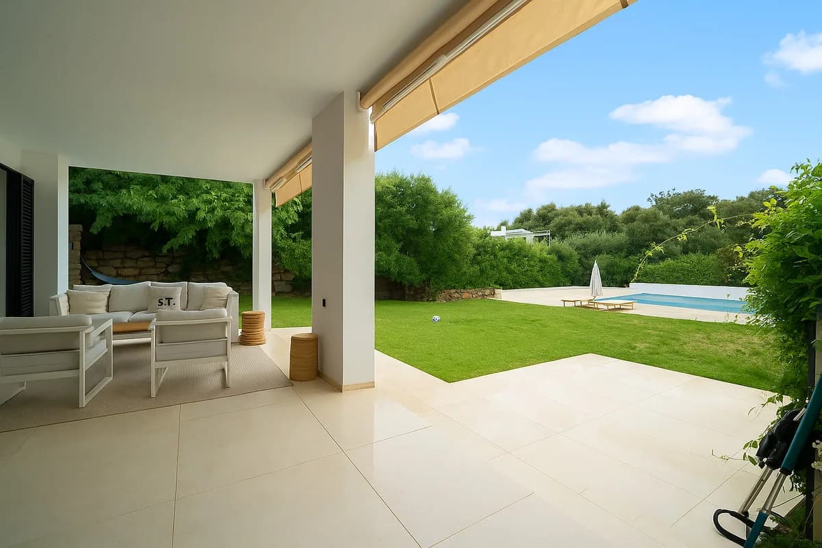 4 Bedroom Semi-Detached House for Sale in Sotogrande Alto, Cádiz - Image 4