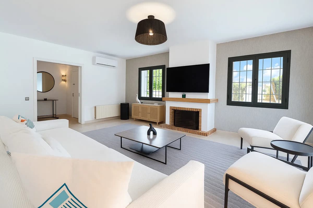 4 Bedroom Semi-Detached House for Sale in Sotogrande Alto, Cádiz - Image 5