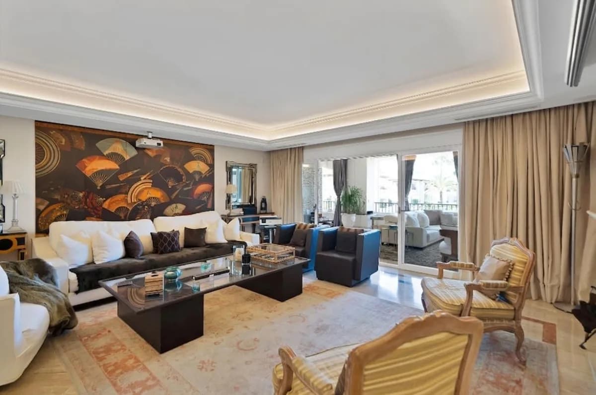 3 Bedroom Ground Floor Apartment for Sale in Marbella, Málaga - Image 3