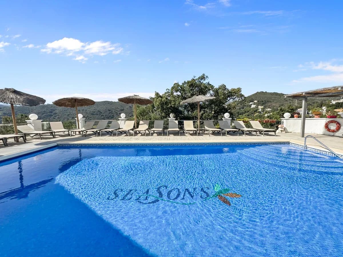 2 Bedroom Penthouse Duplex for Sale in Estepona, Málaga - Image 2