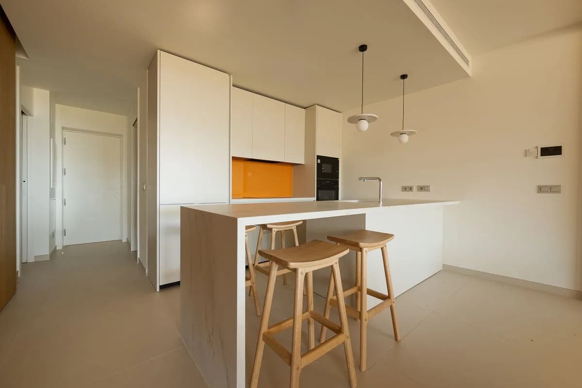 2 Bedroom Middle Floor Apartment for Sale in Fuengirola, Málaga - Image 5