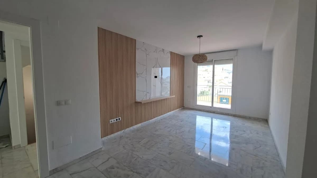 4 Bedroom Townhouse for Sale in Benalmadena, Málaga - Image 5