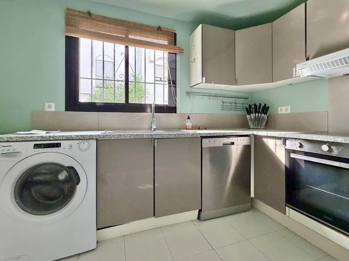 3 Bedroom Townhouse for Sale in Guadalmina Baja, Málaga - Image 8