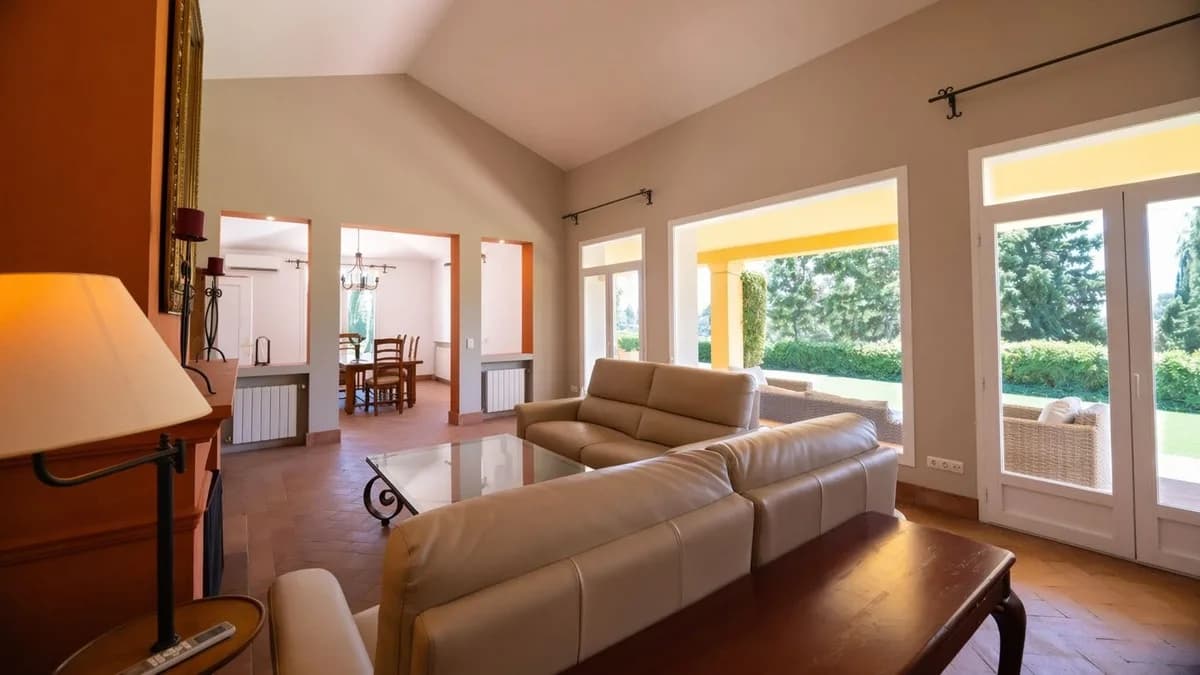 5 Bedroom Detached Villa for Sale in Sotogrande Costa, Cádiz - Image 5