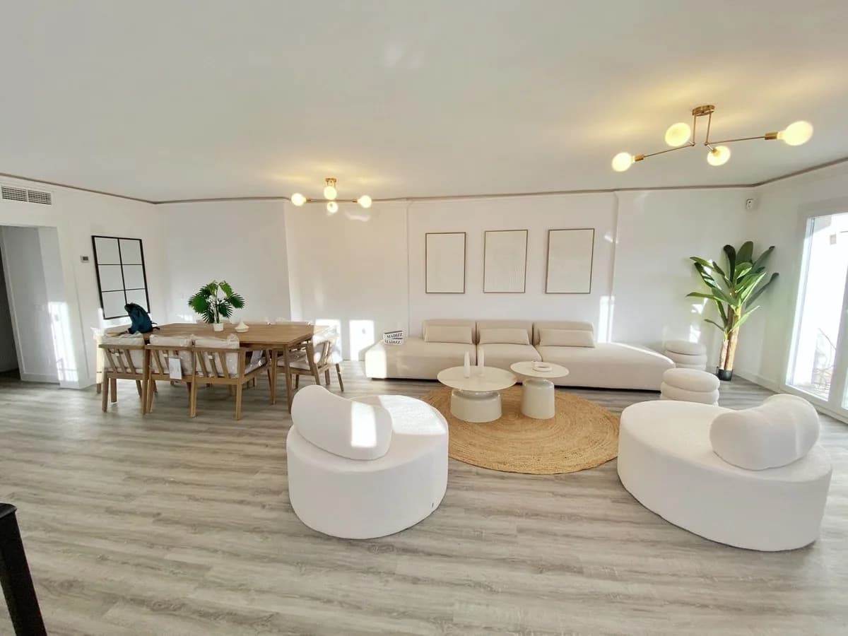 5 Bedroom Duplex for Sale in Benahavís, Málaga - Image 2
