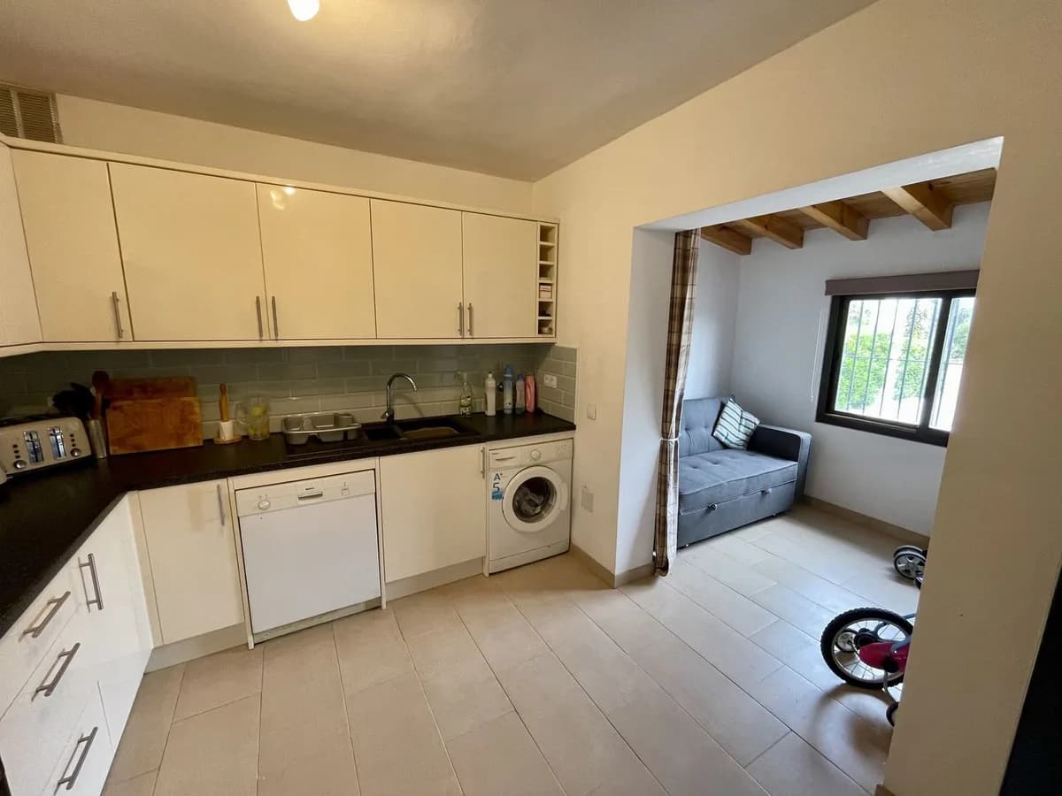 3 Bedroom Semi-Detached House for Sale in La Duquesa, Málaga - Image 5