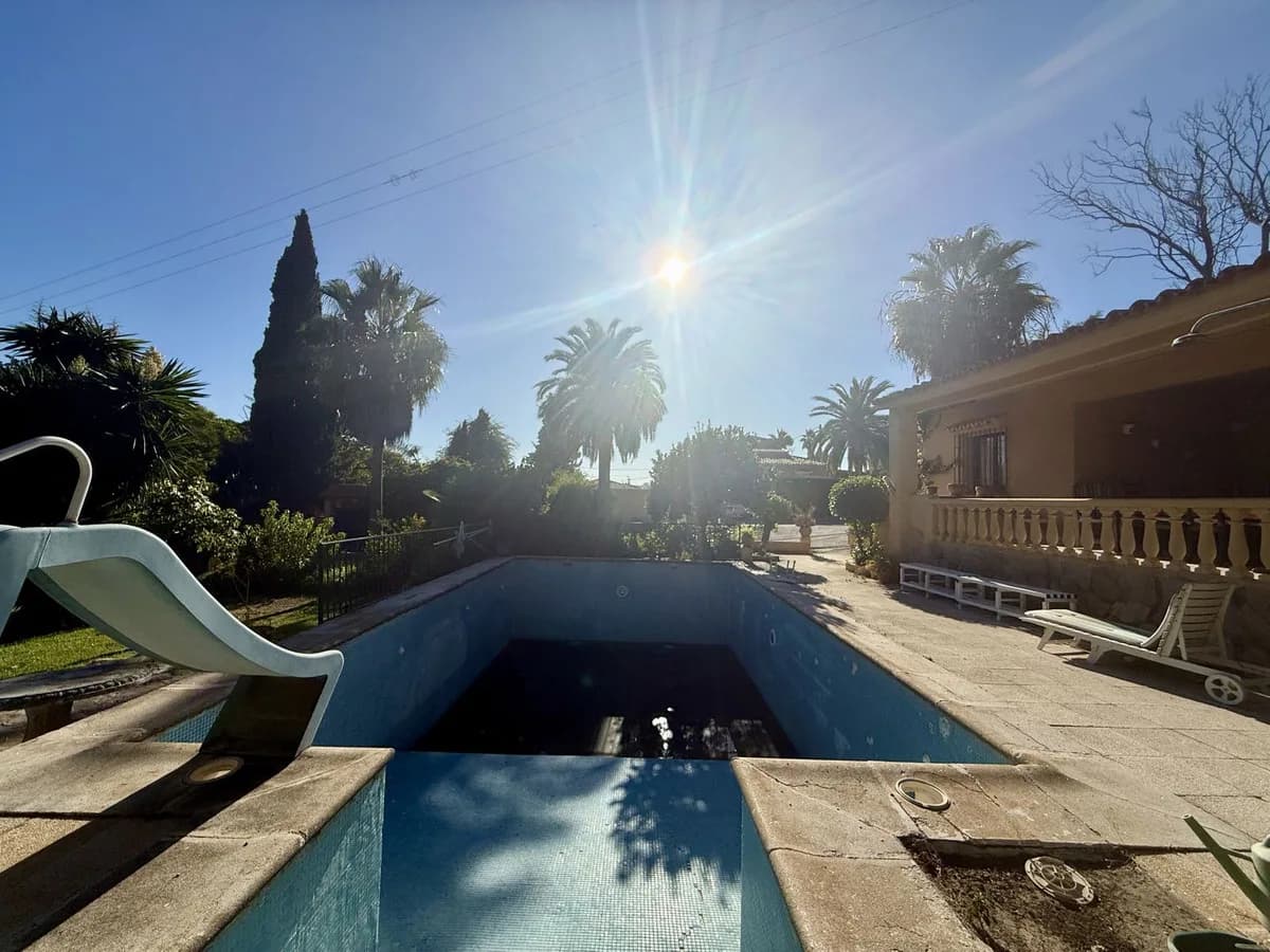 6 Bedroom Detached Villa for Sale in Marbella, Málaga - Image 5