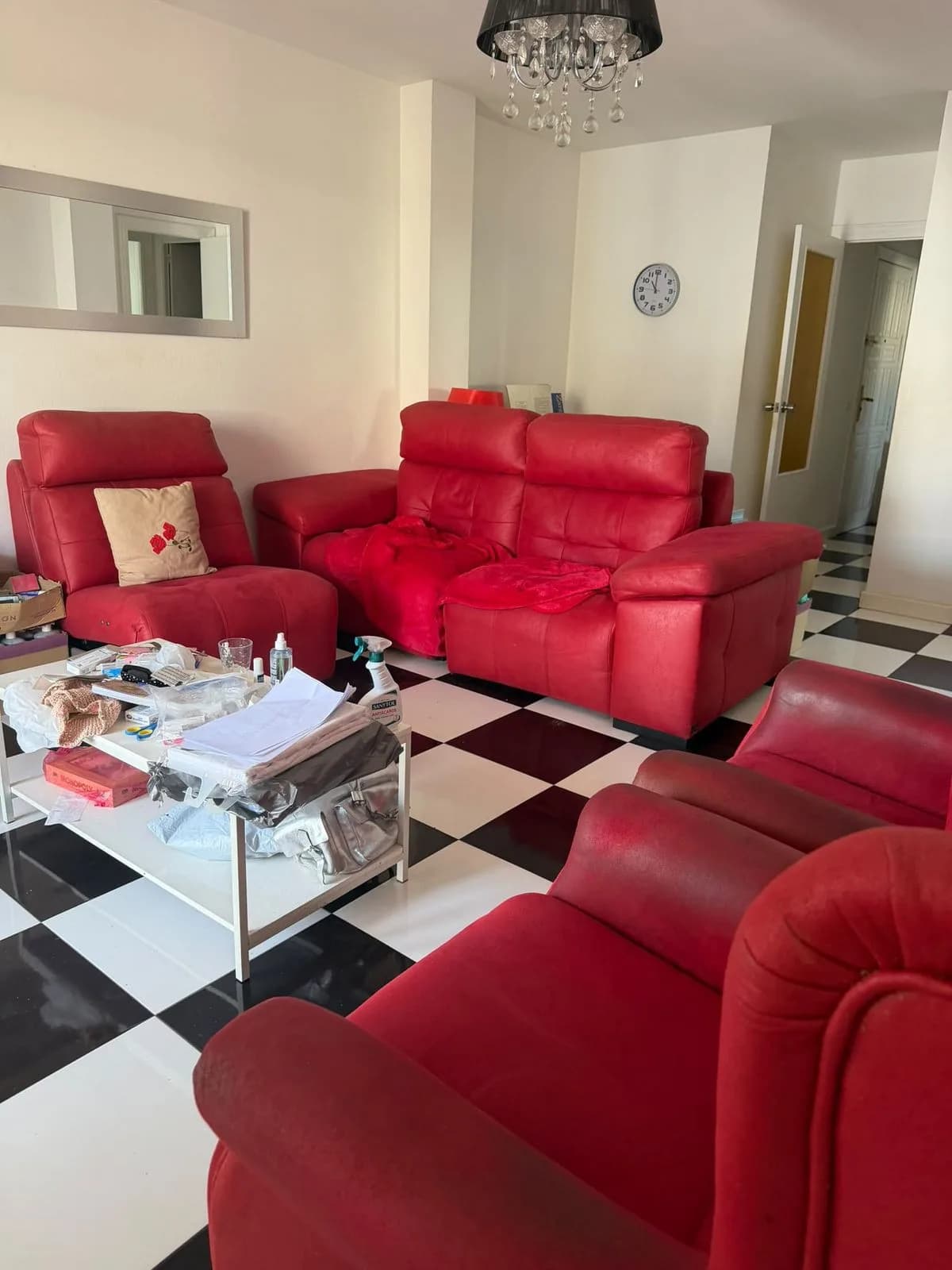 3 Bedroom Middle Floor Apartment for Sale in Estepona, Málaga - Image 3
