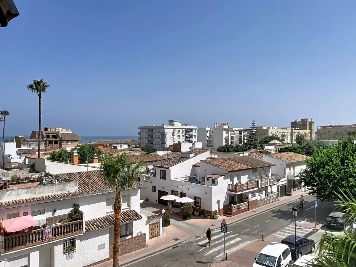 2 Bedroom Middle Floor Apartment for Sale in San Luis de Sabinillas, Málaga