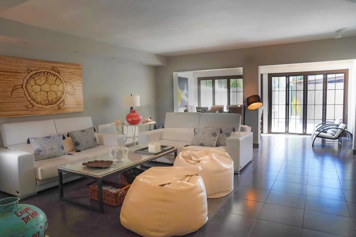 4 Bedroom Townhouse for Sale in San Pedro de Alcántara, Málaga - Image 2