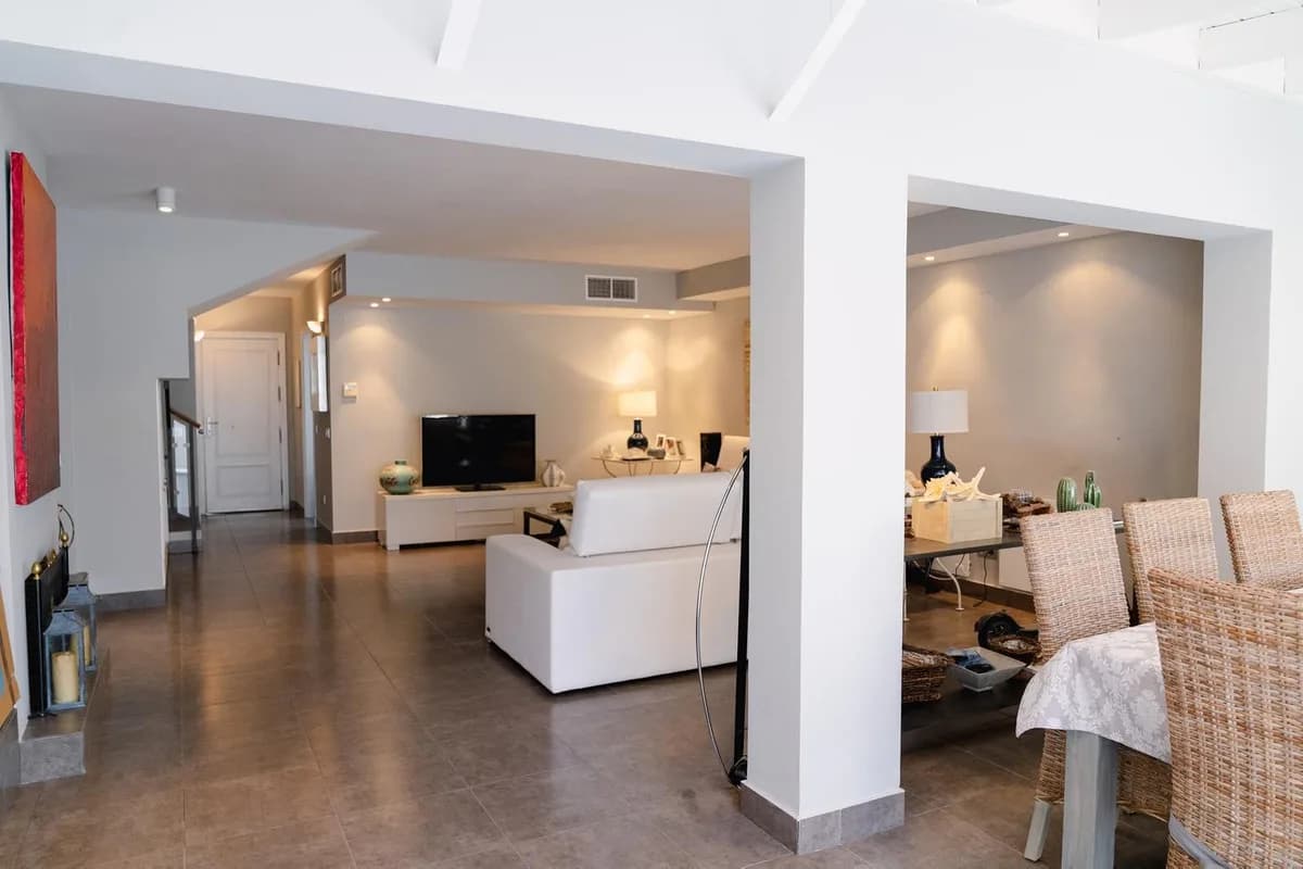 4 Bedroom Townhouse for Sale in San Pedro de Alcántara, Málaga - Image 3
