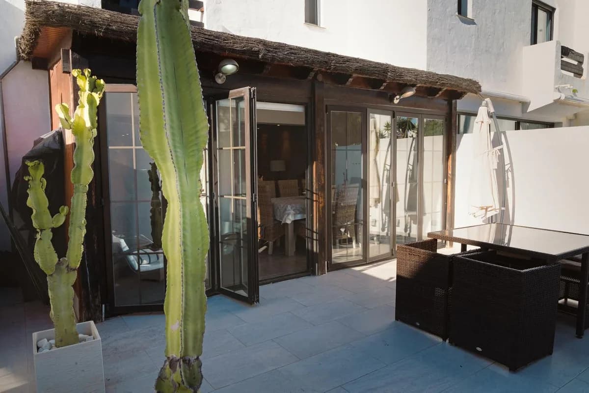4 Bedroom Townhouse for Sale in San Pedro de Alcántara, Málaga - Image 9