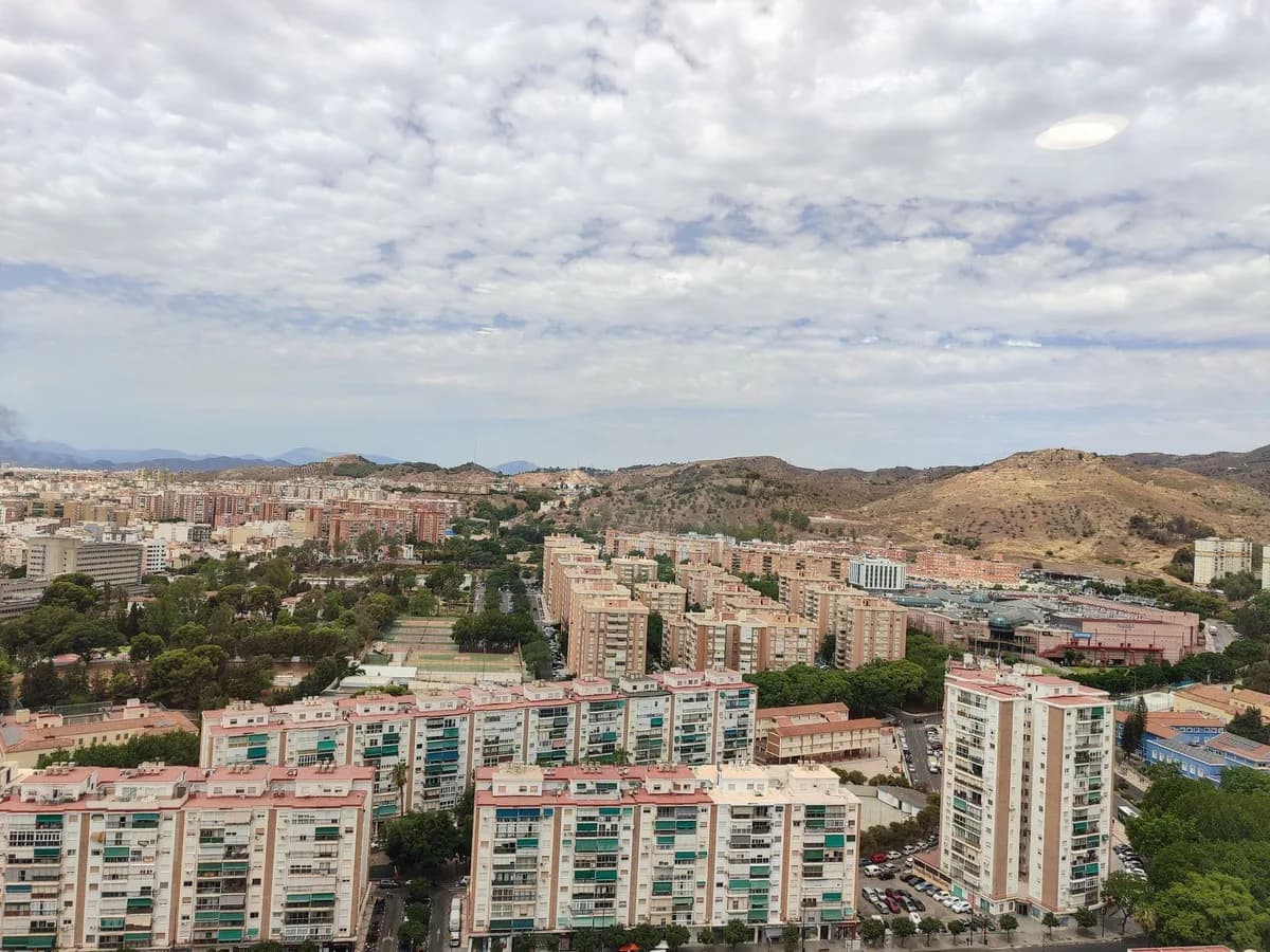 2 Bedroom Top Floor Apartment for Sale in Capuchinos, Málaga - Image 5