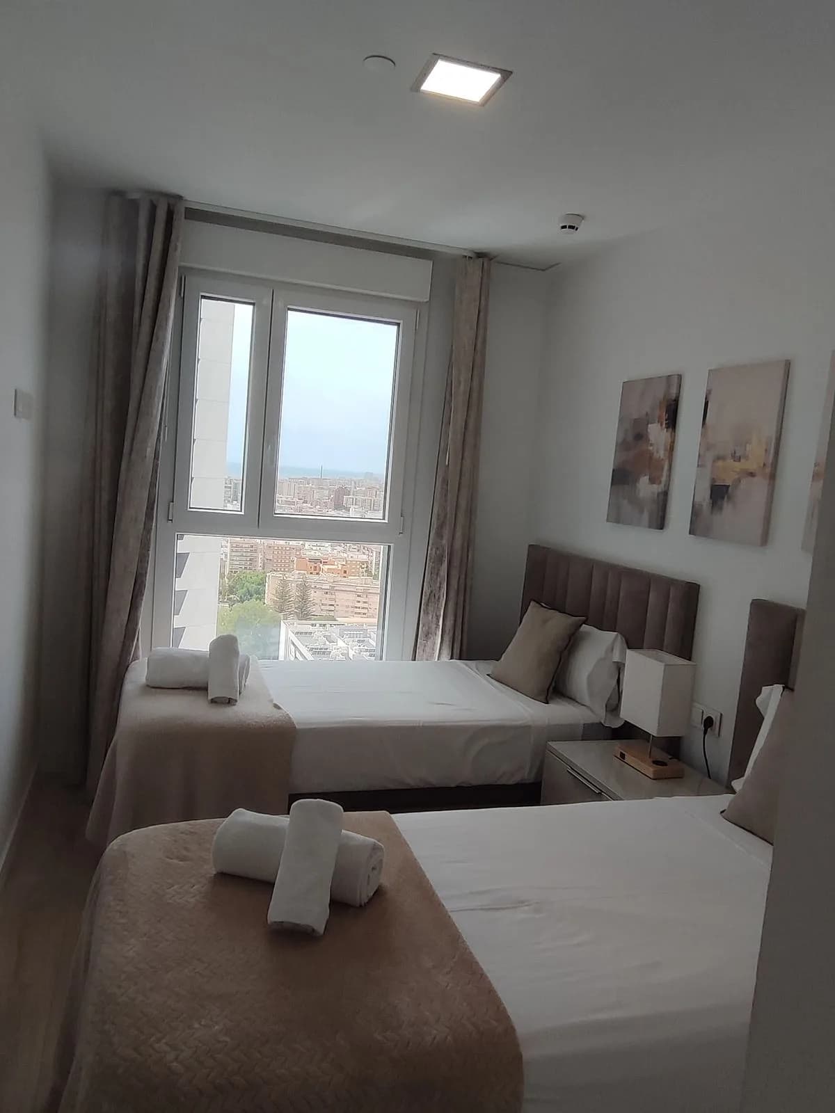 2 Bedroom Top Floor Apartment for Sale in Capuchinos, Málaga - Image 9