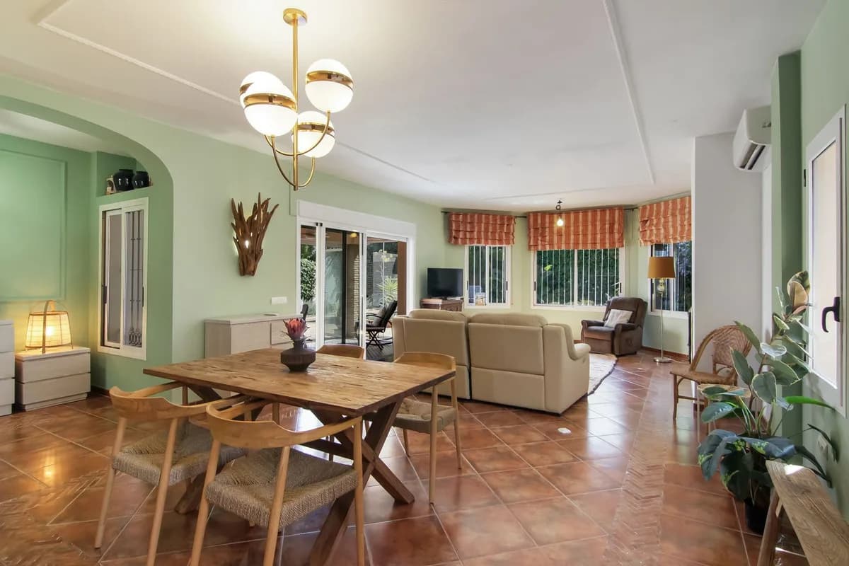 3 Bedroom Detached Villa for Sale in Fuengirola, Málaga - Image 7