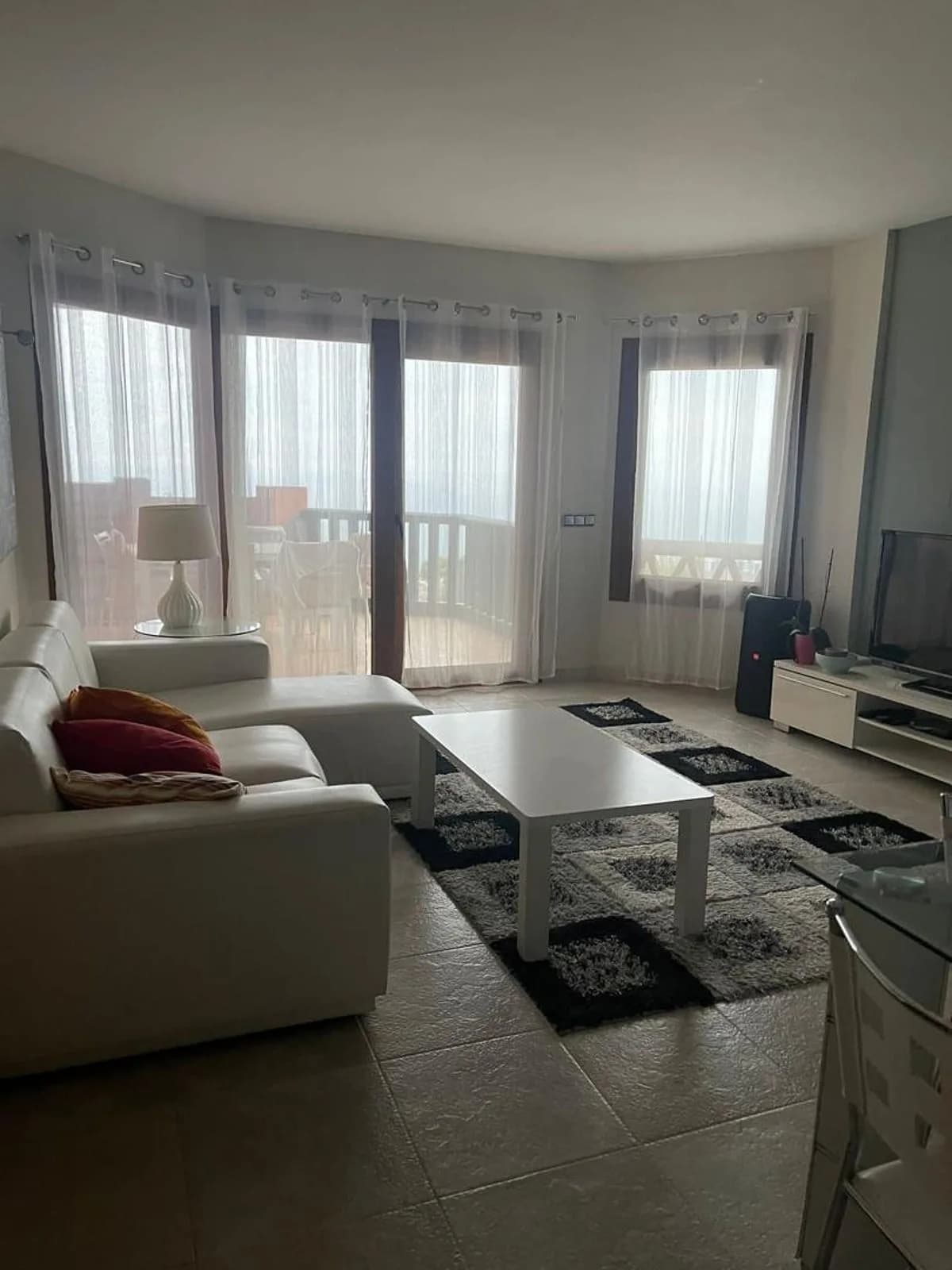 2 Bedroom Middle Floor Apartment for Sale in Benalmadena, Málaga - Image 9