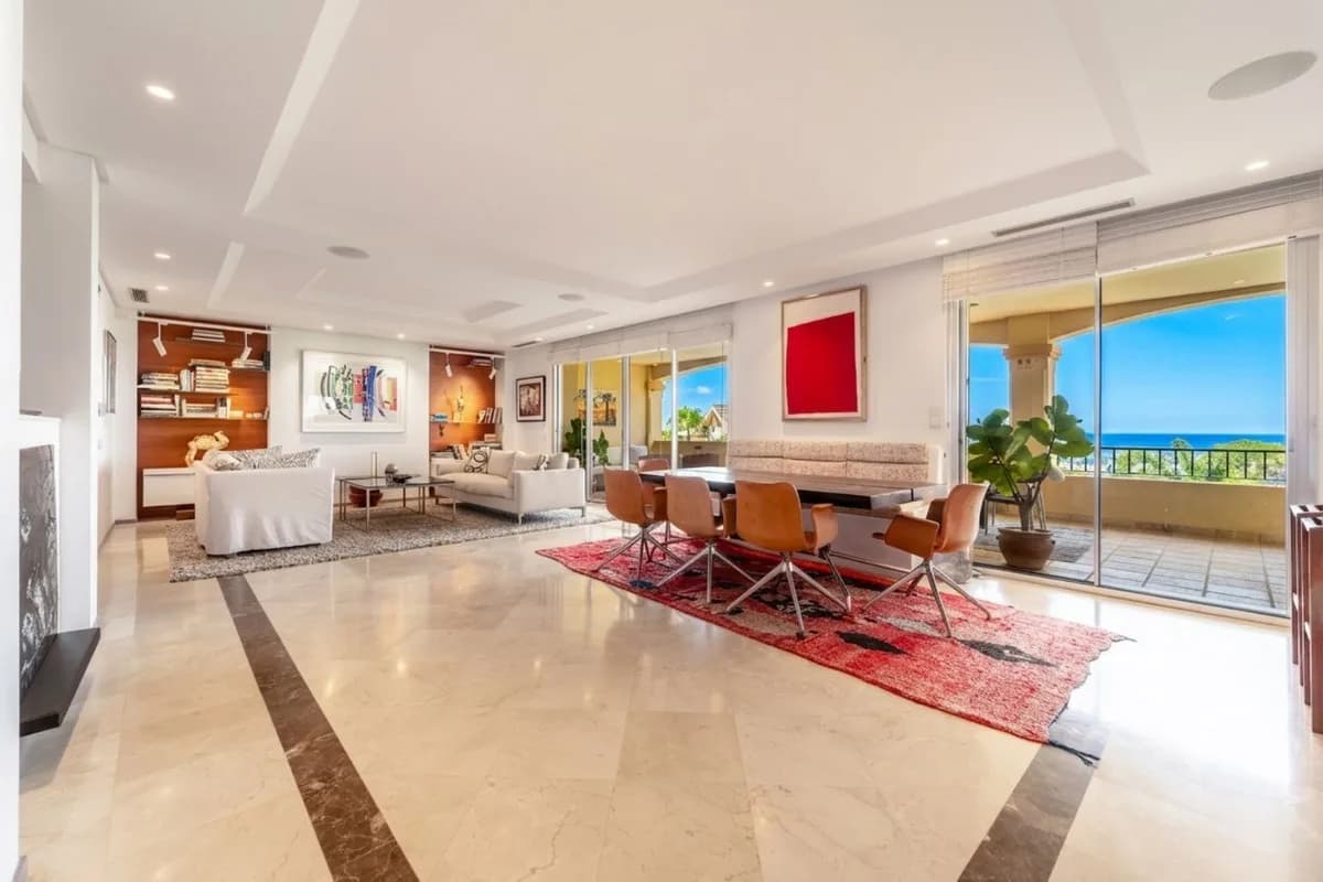 5 Bedroom Penthouse Duplex for Sale in Nueva Andalucía, Málaga - Image 7