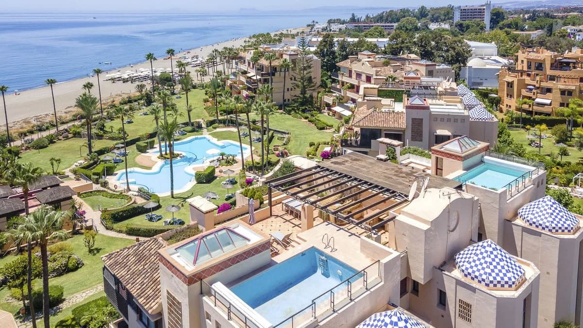 3 Bedroom Penthouse for Sale in Costalita, Málaga - Image 2