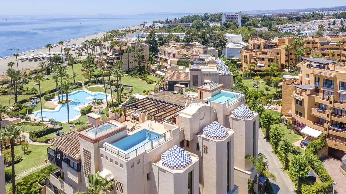 3 Bedroom Penthouse for Sale in Costalita, Málaga - Image 3