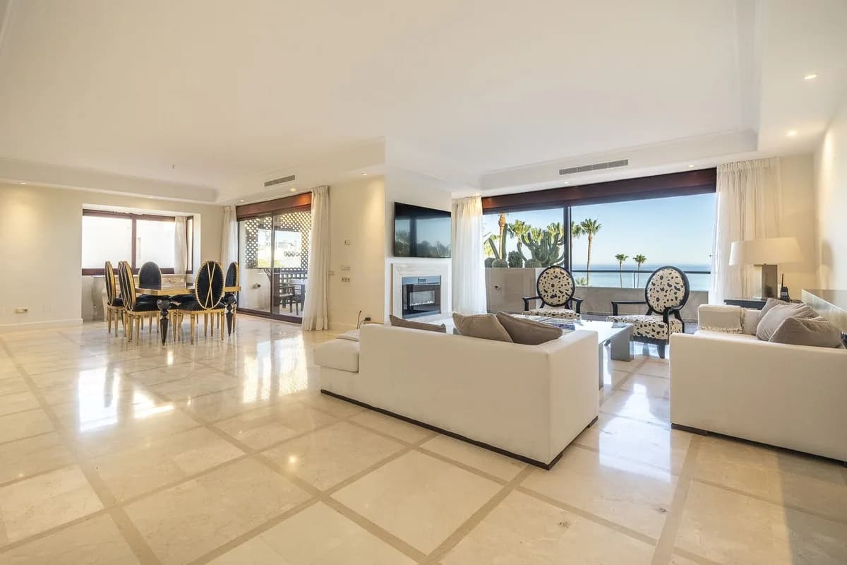 3 Bedroom Penthouse for Sale in Costalita, Málaga - Image 5