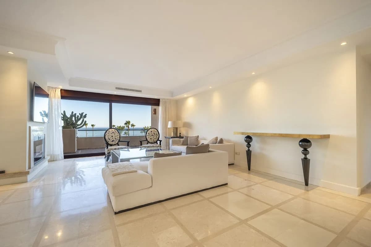 3 Bedroom Penthouse for Sale in Costalita, Málaga - Image 6