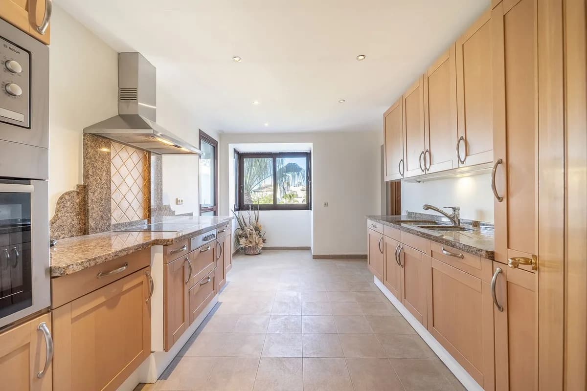 3 Bedroom Penthouse for Sale in Costalita, Málaga - Image 8
