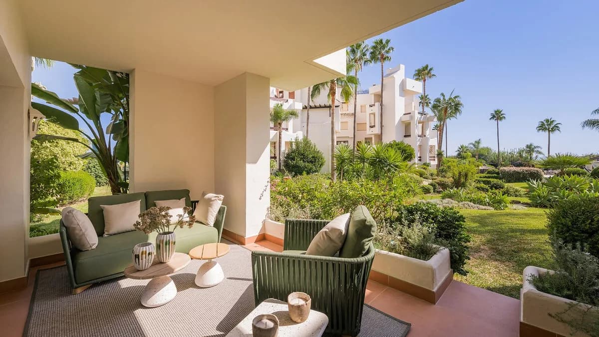 3 Bedroom Ground Floor Apartment for Sale in New Golden Mile, Málaga