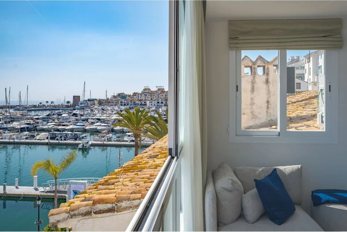 2 Bedroom Penthouse for Sale in Puerto Banús, Málaga - Image 6