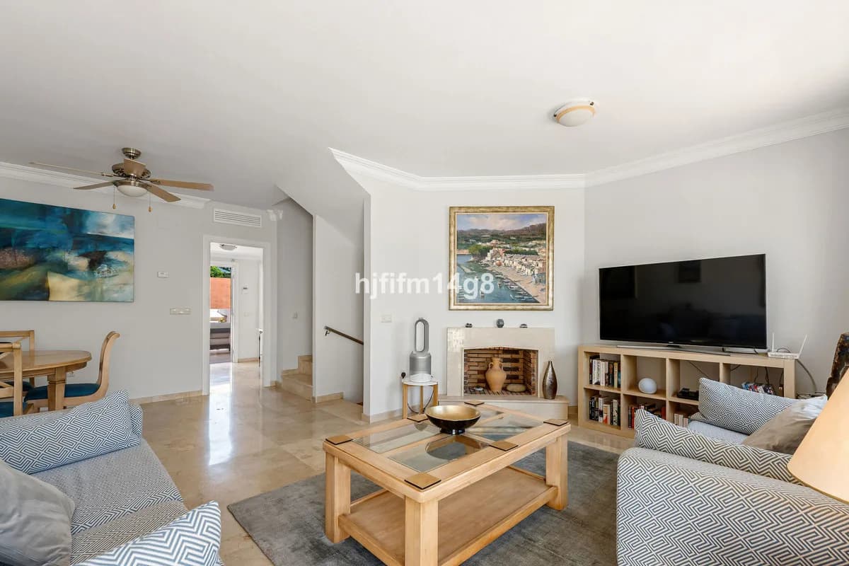 3 Bedroom Townhouse for Sale in Nueva Andalucía, Málaga - Image 6