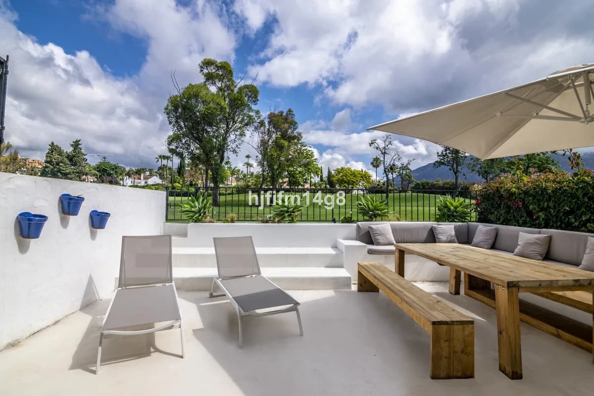 3 Bedroom Townhouse for Sale in Nueva Andalucía, Málaga