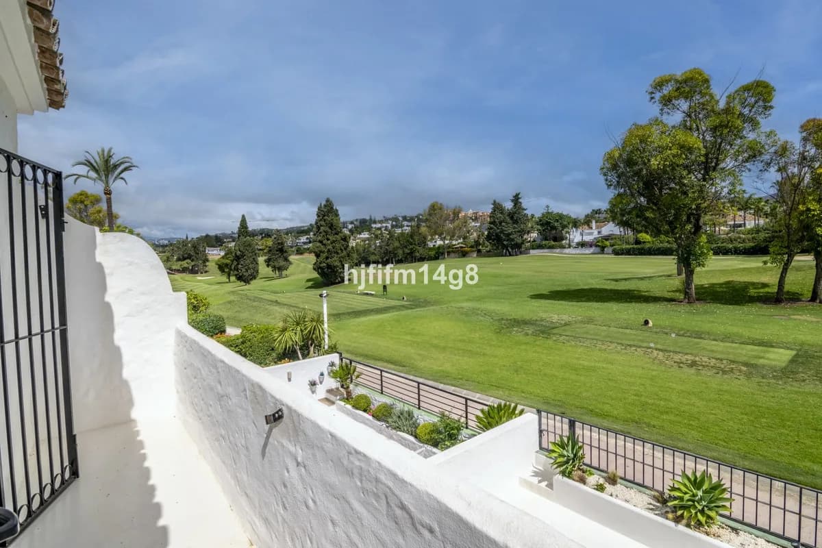 3 Bedroom Townhouse for Sale in Nueva Andalucía, Málaga - Image 3