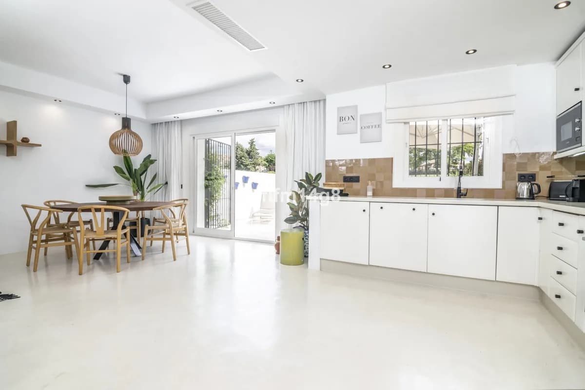 3 Bedroom Townhouse for Sale in Nueva Andalucía, Málaga - Image 6