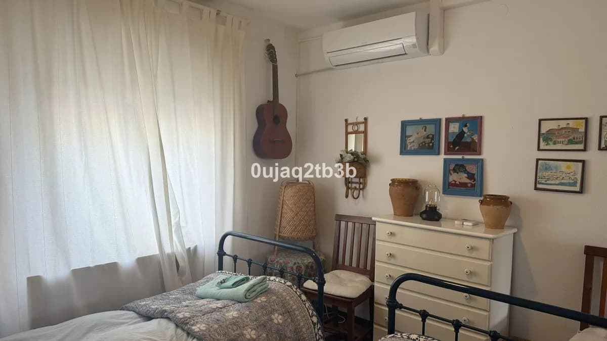 2 Bedroom Middle Floor Apartment for Sale in Nueva Andalucía, Málaga - Image 8