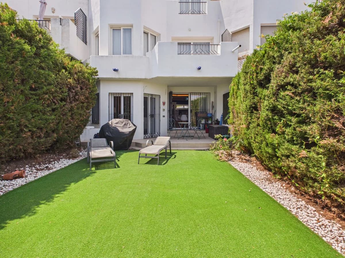 4 Bedroom Townhouse for Sale in Selwo, Málaga