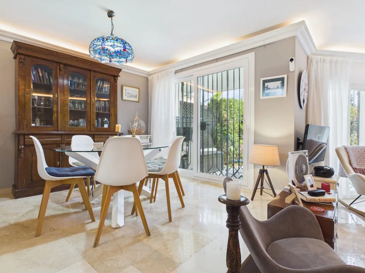 4 Bedroom Townhouse for Sale in Selwo, Málaga - Image 5