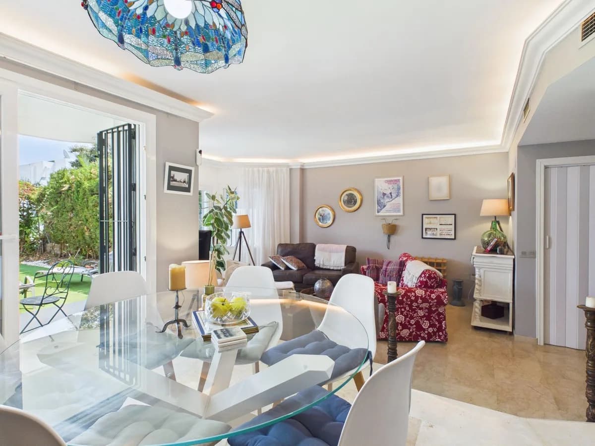 4 Bedroom Townhouse for Sale in Selwo, Málaga - Image 6