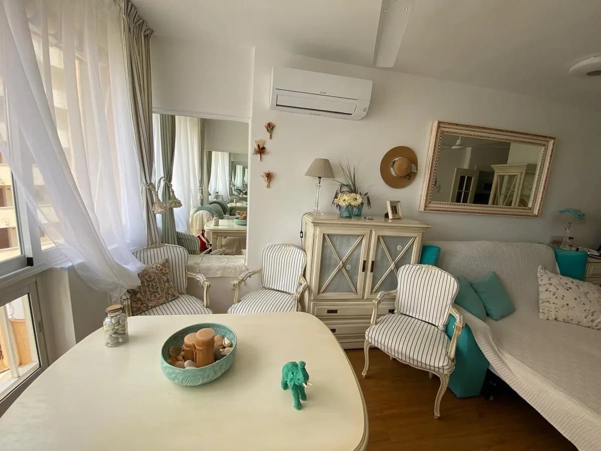 Middle Floor Studio for Sale in Marbella, Málaga - Image 3